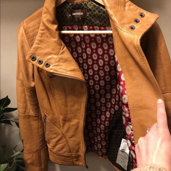 Danier Genuine Leather Jacket - Picture 2 of 4